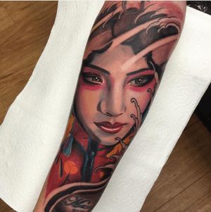 Breathtaking geisha piece tattooed by Danny - @dannyrealistictattooing! ⛩🌸 He loves working in this style, get in touch if you’d like to get tattooed!