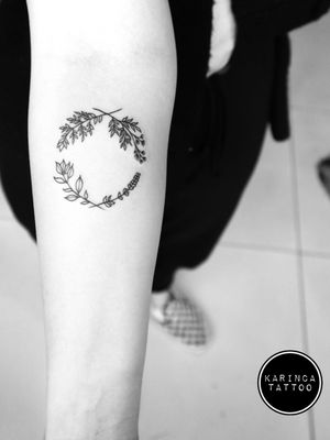 🍃 Instagram: @karincatattoo #karincatattoo #flower #botanical #tattoo #tattoos #tattoodesign #tattooartist #tattooer #tattoostudio #tattoolove #ink #tattooed #girl #woman #tattedup #inked #istanbul #dövme #turkey #dövmeci #design #kadıköy #moda #smalltattoo 