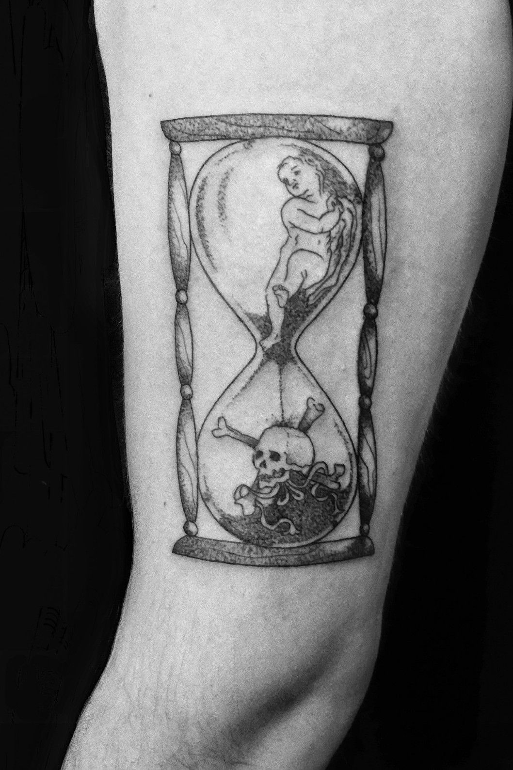 50 Traditional Hourglass Tattoo Designs For Men  Passage Of Time