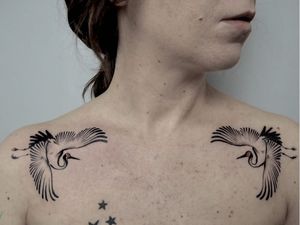 Crane tattoo by Albareyk #Albareyk #cranetattoos #crane #birds #feathers #wings #flying #animal #nature #japanese #illustrative #chesttattoo