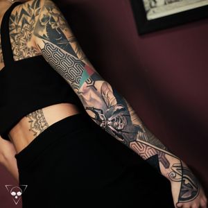 Realism and Geometric Sleeve - except of bug and lower pattern all healed. How you like this mix of styles ?