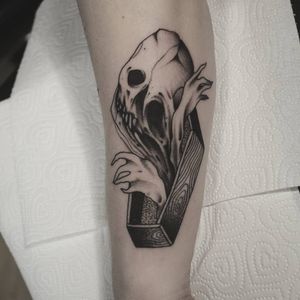 Psychedelic dark art tattoo by Łukasz Sokołowski #LukaszSokolowski #psychedelic #darkart #illustrative #strange #surreal #surrealism #trippy #dark #horror #skull #coffin