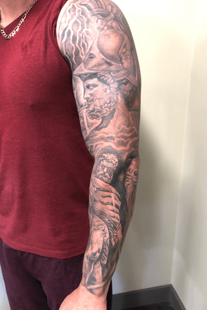A roman gods sleeve finished. Jesse works construction and gets lots on Florida sun ( he sunblocks haha) and this is about a year healed.