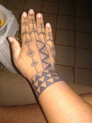 Tattoo tribal indígena