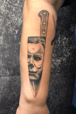 Micheal myers horror piece #horrortattoo #blackandgrey #realism #mythicalmarkings #tatted4life80 #killerink