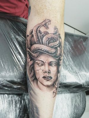 #medusatattoo #medusa #blackandgrey #tattoorealistic 