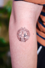 Istagram/ gallery_arles  #tattoo #tattooist #tattooing #drawing #sticknpoke #art #sticknpoke #tattoos #illustration #handpoke #ink #machinefreetattoo #sticknpoke #doodletattoo #tatouage #tatuaje #Татуировка