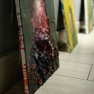 Las pinturas de Alex Merritt se preparan para colgar en Booth Gallery #AlexMerritt #BoothGallery #FineArt