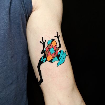 Geometric little frog. Inked by the very talented @miguel_donoso_tattoo for more info and to schedule appointment please PM us or call 09-7421677 Or just book yourself at https://yoman.co.il/KoiTattoo #frog #color #colorwork #colortattoo #line #black #blacktattoo #art #artistsoninstagram #instagood #instagram #inspiration #koitattooil #tattooed #tattoo #tattooideas #tattooart #a #original #design #ink