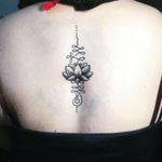 Unalome #tattoo #tauajes #tauajespequeños #unalome #tattoounalome #tatuajeunalome #tatuajefemenino #tatu #tatuarte #tattoostyle 