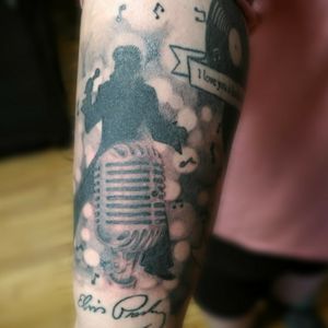#elvis #tatttoo #tattoos #music #musictattoo #tattooedgirls #theking #blackandgreytattoo #blackandgrey #sleevetattoo #nhtattoo #splatterpalettetattoo #greenlandnh #microphone