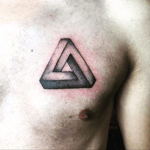 Triangulo Penrose #tatuaje #tattoo #triangulopenrosetattoo #puntillismotattoo #tatu #triangulotatuaje #penrosetriangletattoo #blackwork #tatu #tatuarte #penrosetriangle #tattoodo #tattooart 