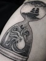 #octopustattoos #octopus #sandclock #oceantattoo #tattooart 
