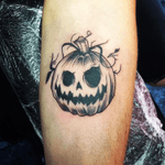 Calabaza halloween 🎃#tattoo #tattooblackwork #tatuaje #calabazatattoo #tatuarte #blackwork #pumpkintattoo #tatu 
