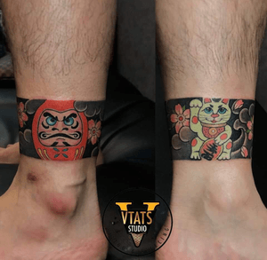 Vòng chân may mắn được thiết kế riêng cho khách hàng ...   ————-  Bracelet Foot Free Hand 🥰 #Goldenlionteam #sutuvangsupply #radiantcolorink #drumatattoo #manekineko #soulofcolor #stelcilswalow #sonen #irezumicollective  #tattoohanoi #hanoitattoo #vtatsstudio #tattooing #traditionaltattoo #tattoolife  #tattooink #tattoos #vietnamtattoo - - - - - - - - - - 📍  Address: 3th Floor , 12 Cho Gao St,  Hoan Kiem Dist, Ha Noi 📍  Địa Chỉ: Tầng 3, 12 Chợ Gạo, Hoàn Kiếm , Hà Nội 🗓 Booking : 090.381.1866 📌 Instagram http://www.instagram.com/quangvu2807/ 📎 FB : https://www.facebook.com/artist.quangvu 📧 Email : Vtats.studio@gmail.com 📌https://vtatsstudiotattoopiercing.business.site/