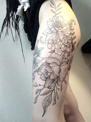 🌸💮♥️ spring tattoo! #flowers #roses #sakura #berries #tighttattoo #leaves