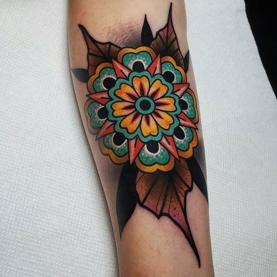 Flower Mandala . . . . . #tattoo #tattoos #tattooartists #tattooartist #dfw #dallas #denton #lewisville #flowermound #dallastattooartist #benamostattoos #rebelmusetattoo #floraltattoo #flower #floral #flowertattoo #mandalatattoo #colortattoo #mandala #neotraditionaltattoo #traditionaltattoo 