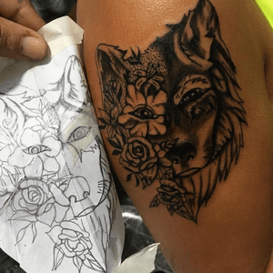 Lobo #wolf tattoo feminina de lobo com flores 