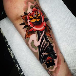 Bat and Rose Tattoo . . . . #tattoo #tattoos #tattooartists #tattooartist #dfw #dallas #denton #lewisville #neotraditionaltattooers #neotraditionaltattoo #rebelmusetattoo #benamostattoos #dallastattooartist #flowermound #roses #rosetattoo #colortattoo 