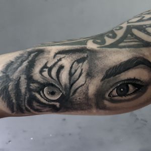 #blackandgray #tigertattoo #realistic #twofaced #Tattoodo 