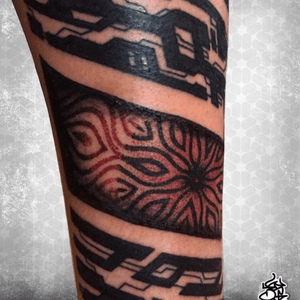 👽 DETAILS - Instagram @the sym tattoo 🏴 #tattoolove #tattoodo #moderntribal #cyberpunk #geometrictattoo #dotworktattoo #ornamentaltattoo #psychedelictattoo #tattooitalia #thesymtattoo