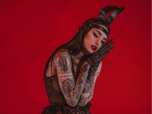 Performance Artist and Tattoo Model Emma Vauxdevil photographed by Daniel Rodriguez #EmmaVauxdevil #performanceartist #tattoomodel #burlesque #pinup #swordswallower #fireeater