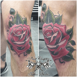 Throw back to a few weeks ago when Tom decided it was a good idea to add a new school rose to his knee! Tom is an absolute champ for sitting through this piece. We will never sugar coat it, the knee is not the most comfortable of places, in fact for this placement it’s ok to shout a few obscenities at your artist. The aftercare is also trickier than your normal placement. Tom is one hard bugger and I applauded him for doing this in one sitting. Next Chapter Tattoo & Piercing 24 Abbotsbury Road Morden SM4 5LQTel: 0203 8374908www.nextchaptertattoo.com #kneetattoo #tattoo #newtattoo #newschoolrose #rosestattoo #yougottobeslightlymad #painfultattoo #harcore #ink #newink #inked #menwithtattoos #tattoodesign #tattooartist #tattoostudio #tattoomorden #tattoolondon #londra #colourtattoo #tattooideas #inkedspiration #inkspired #tattoosofinstagram #inkstagram