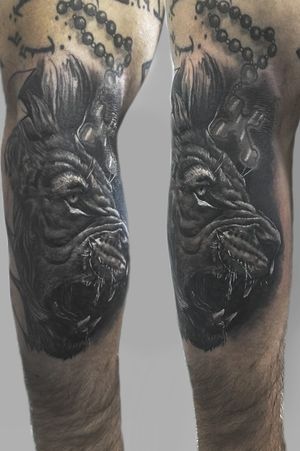 León cover . . . #leon #cover #coverup #coveruptattoo #tattoo #tattooartist #tattooart #tattooed #tatuaje #tats #tattuaggio #tatau #ink #inked #cordoba