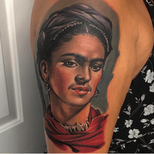 Gorgeous Frida Kahlo portrait tattooed by the amazing Danny - @dannyrealistictattooing! 💃🏻🇲🇽 Swipe to see the finished piece!