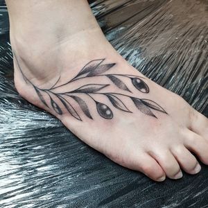 Olive branch free handed on the foot recently 
