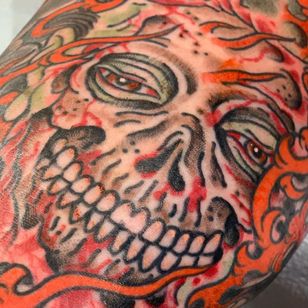 Tatuaje de monstruo por Todd Noble #ToddNoble #monstertattoos #monstertattoo #monster #demon #vampire #devil #ghoul #ghost #darkart #horror #zombie #skull #death #color #neojapanese
