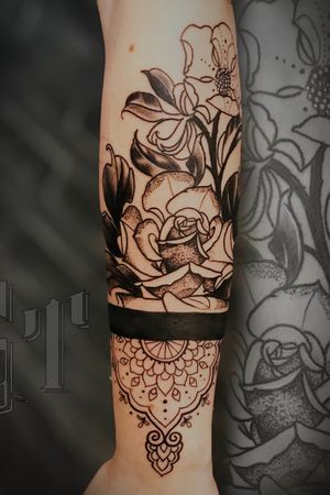 Done by Gorilla Tattoo#linework #dotwork #armband #mandala #flowers #rose 