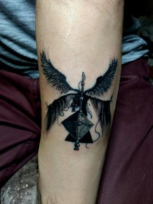 Tattoo de reliquias de la muerteTiempo : 5 horas