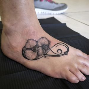 #orchidtattoo▪️Tattoo @noemikovacstattoo▪️Permanent Make Up @noemikovacsmakeup▪️Tattoo & Fitness @noemikovacsmodel▪️noemikovacstattoo@gmail.com▪️+36 70 359 9493 🇭🇺#Tattoo #inked #tattooed  #tattooideas #tattoosketch #tattoos #tattoodesign #familytattoo #fineart #art #finelinetattoo #tattoocommunity  #tattoostyle #tattooed #realistictattoo #tattoofashion #blackandgreytattoo #tattoostudio #colortattoo #mandala #tribaltattoo #smalltattoos #fullsleeve #life #noemikovacstattoo #noemikovacs