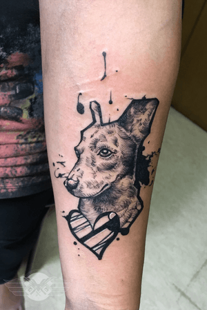 Gift for her dog. #dogtattoo #smalltattoo #illustrativetattoo #lineart #linearttattoo #dog #doglover #fineartist #tattooartist #abstraction #tattoostyle #tattooidea #illustration