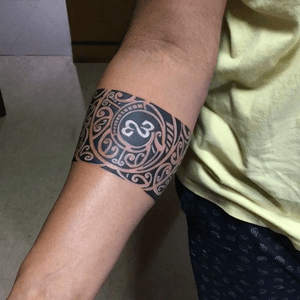 Maori Love. #armbandtattoo #patterns #maoriarmbandtattoo #maoritattoo #armband #polynesian #tattoostyle #tattoolover #tattooidea #tattooinspiration #tattooculture