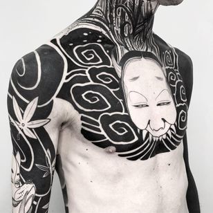 Tatuaje de monstruo de Oscar Hove #OscarHove #monstertattoos #monstertattoo #monster #demon #vampire #devil #ghoul #ghost #darkart #horror #neojapanese #blackwork #hannya