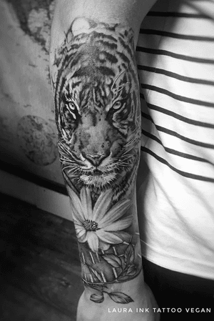#tattoo #tattooartist #vegantattoo #realism #tiger