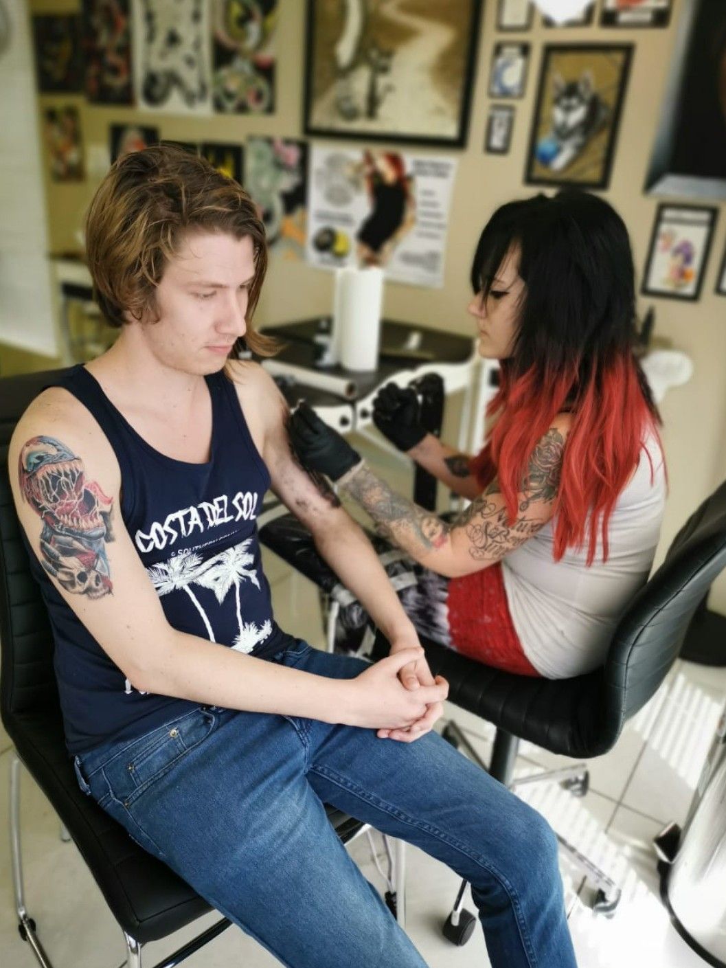 Artist tattoos craft in Rockies  News Sports Jobs  Tribune Chronicle