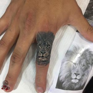 #tattoo realizado por @redktattooart 👉 👉 Separa tu cita al teléfono 0999755689 o visítanos en la Veintimilla E6-35, entre Juan León Mera y Reina Victoria. Quito-Ecuador. ¡Aceptamos todas las tarjetas de crédito! . . . . #tatuaje #tattoo #tattoostudio #tattoolover #tattoodesign #tattooartist #tattoostyle #tattooworld #ink #inked #inktattoo #tatuajes #tatuajesquito #santeriatattooshop #quito