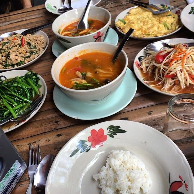 La mejor comida que he probado en mi vida: comida tailandesa casera en el campo.  - foto de Justine Morrow