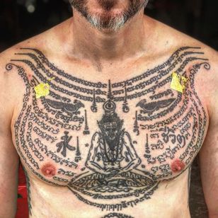 Tatuaje Sak Yant por Arjanneng Thaisakyant #ArjannengThaisakyant #Arjanneng #sakyant #sakyanttattoo #thailand #bangkok #bangkoktattoo #symbol #amulet #powerful #sacred #linework #dotwork #tebori