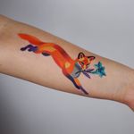 Fox tattoo by Sasha Unisex #SashaUnisex #foxtattoo #foxtattoos #fox #kitsune #animal #nature #watercolor #graphicart #popart #flower #floral #forearmtattoo #forearm #color