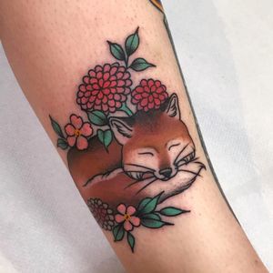 Fox tattoo by Gem Carter #GemCarter #foxtattoo #foxtattoos #fox #kitsune #animal #nature #lowerleg #lowerlegtattoo #flower #floral #plants #traditional #illustrative #color