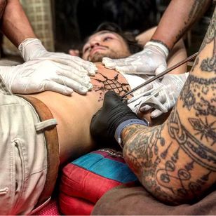 Tatuaje de Sak Yant por Arjanneng Thaisakyant #ArjannengThaisakyant #Arjanneng #sakyant #sakyanttattoo #thailand #bangkok #bangkoktattoo #symbol #amulet #powerful #sacred #linework #dotwork #tebori