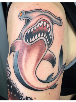 We think treating yourself to your own amazing aquatic pieces by Manu (@manusantanatattoos) is the perfect way to fish for compliments! 🦈🐡 Manu is ready and waiting to sink his teeth into your super cool traditional tattoos!