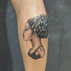 Tattoo da Larissa Representatividade marcada na pele. #tattooart #neotraditional #neotraditionaltattoo #neotrad #africanamerican #africantattoo #tattooafrican