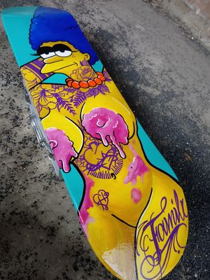 "Modern Day Marge Simpson" Custom painted Skateboard For SaleTattoo Bookings and Commissioned Art Inquiries📧 Kltattoos@gmail.com 