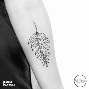 Leaf for @aiinowi , thanks so much! Done @fullmoonberlin Appointments at email@pabloferrukt.com or DM.#minimalostictattoo...#københavn #tattoos #kønenhavntattoo #ink #inked #tattooed #tattoist #art #design #instaart #leaf #delicatedtattoo #tatted #instatattoo #bodyart #tatts #tats #copenhagen #tattedup #inkedup#berlin #berlintattoo #smalltattoo #lessismore #berlintattoos #tinytat #minimal  #tattooberlin #leaftattoo