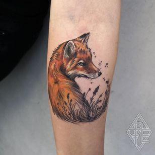 Fox Tattoo by Rachel Entartet #RachelEntartet # fox tattoo # fox tattoos # fox #kitsune #animals #nature #underarm #underarmtattoo #illustrative #flowers #flowers #stars #color